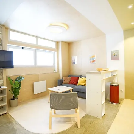 Charming And Bright Apartment In Paris 09 Apartment *